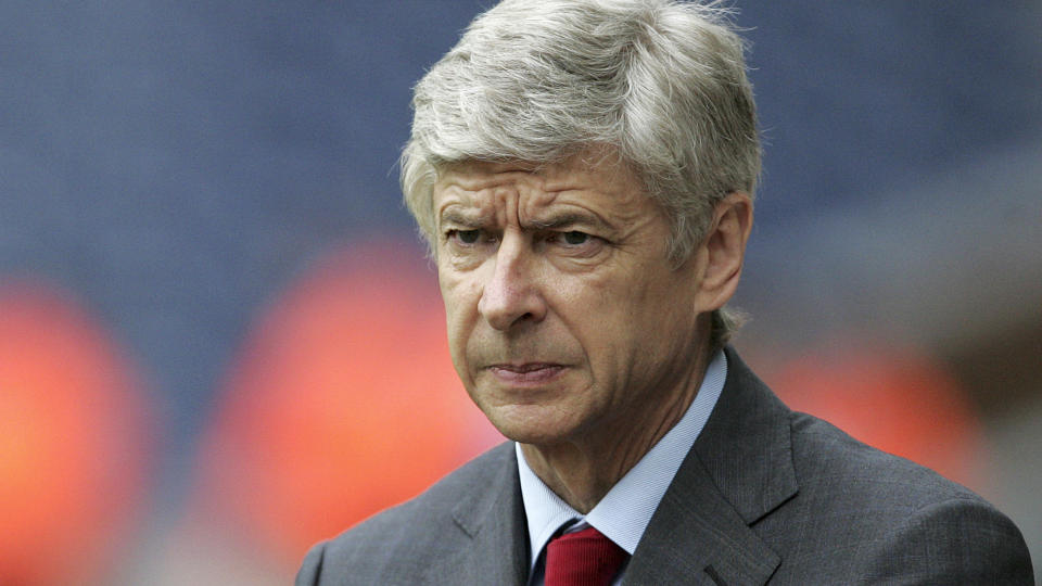 KJ�PE, KJ�PE IKKE: Arsene Wenger har gjort Arsenal til en �konomisk suksess, men det er fem �r siden siste tittel (FA-cupen) og seks �r siden sist seriegull. Mange legger skylda p� Wengers manglende vilje til � handle dyrt, men det kan v�re godt nytt for H�vard Nordtveit. Foto: AP