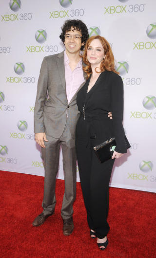 GODT GIFT: Christina Hendricks er gift med skuespilleren Geoffrey Arend. Foto: SCANPIX