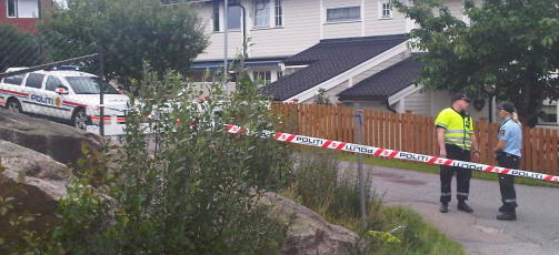 FUNNET D�D: Kvinnen skal ha blitt knivstukket til d�de i en leilighet p� Troll�sen i Oppeg�rd kommune. Foto: Frode Hansen / Dagbladet