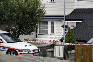 DRAP: En 32 �r gammel kvinne ble i formiddag funnet drept i en leilighet p� Kolbotn. Foto: Elisabeth Sperre Alnes / Dagbladet