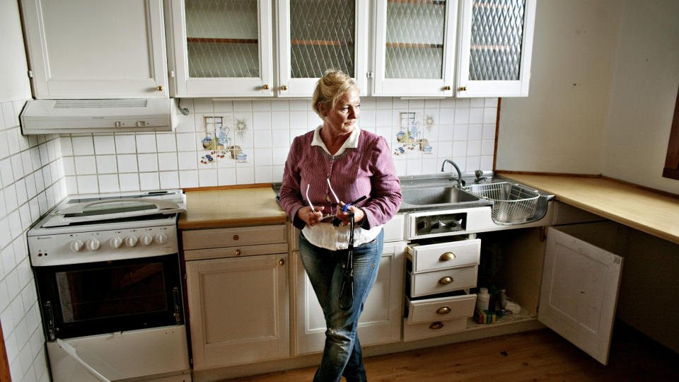 RAMPONERT: Line St�mers leilighet ble �delagt av den tidligere leieboeren. I et halvt �r m�tte hun kjempe med advokater for � f� kastet ut kvinnen som leide leiligheten hennes. St�mer er oppgitt over hvor lite vern man har som utleier. Foto: Torbj�rn Gr�nning.