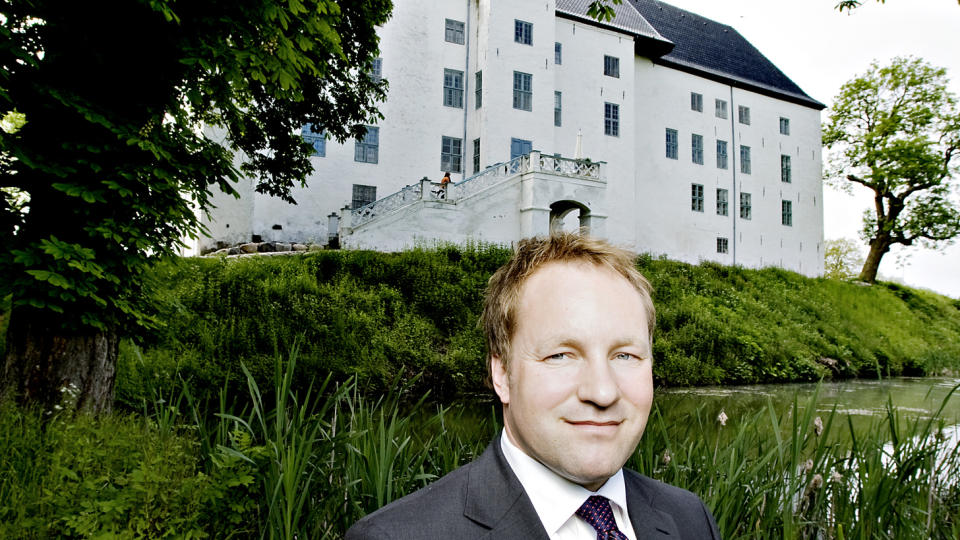 Mannen bak suksessen: Mads B�ttger er direkt�r og familieinnehaver av Dragsholm slott. Slottet, som ligger p� Sj�llands vestkyst, drives som restaurant og hotell, med fokus p� � tilby lokal mat fra omr�det ved Lammefjorden. B�ttger er ogs� en stor beundrer av Jan Kj�rstads trilogi om Jonas Wergeland.