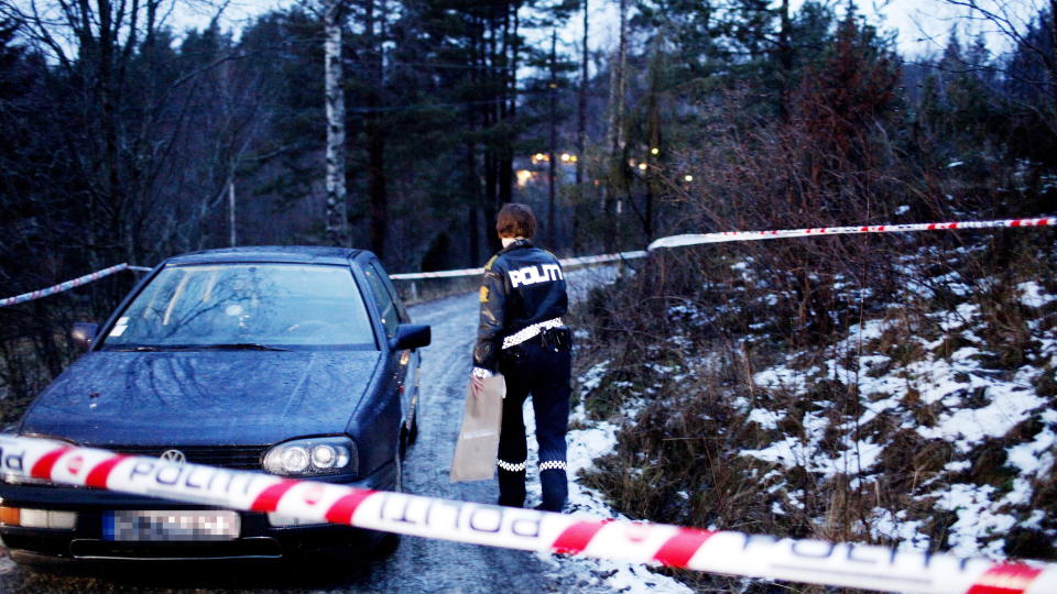 TILTALT: If�lge tiltalen skal den 50 �r gamle familiefaren ha avfyrt ett rifleskudd mot 37 �r gamle Thomas Sagen, som satt i passasjersetet p� en bil. Skuddet traff Sagen i buken, og han d�de kort tid etter av indre bl�dninger, skriver VG. Foto: Siv Johanne Seglem / Dagbladet

Behandlet eller vurdert som ferdig av bildedesk