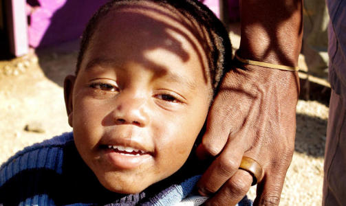 SEAN: Ring 820 40 040 n� og gi 25 kroner til Sean og de andre barna i Kliptown. Foto: Morten Pedersen / Dagbladet