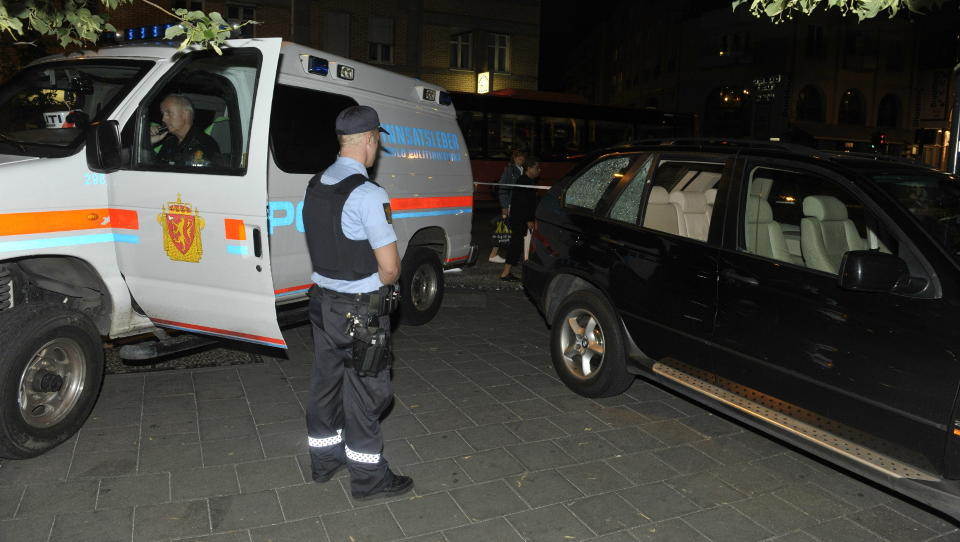 SKUDD-DRAMA: Politiet har siktet en navngitt person for drapsfors�k og jakter n� p� denne mannen som skj�t mot en BMW ved Oslo Plaza i g�r kveld. 
Foto: John Terje Pedersen / Dagbladet