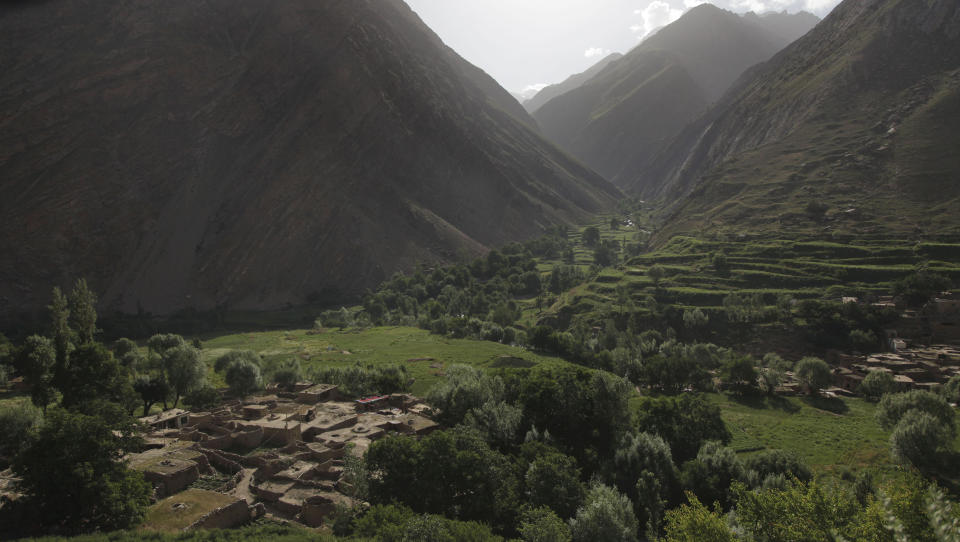 VAR IKKE TRYGGE: Legene skal ha blitt advar mot � bevege seg inn i et omr�de i Badakhshan-provinsen, men de mente de var trygge som helsepersonell. Foto: (AP Photo/Julie Jacobson)