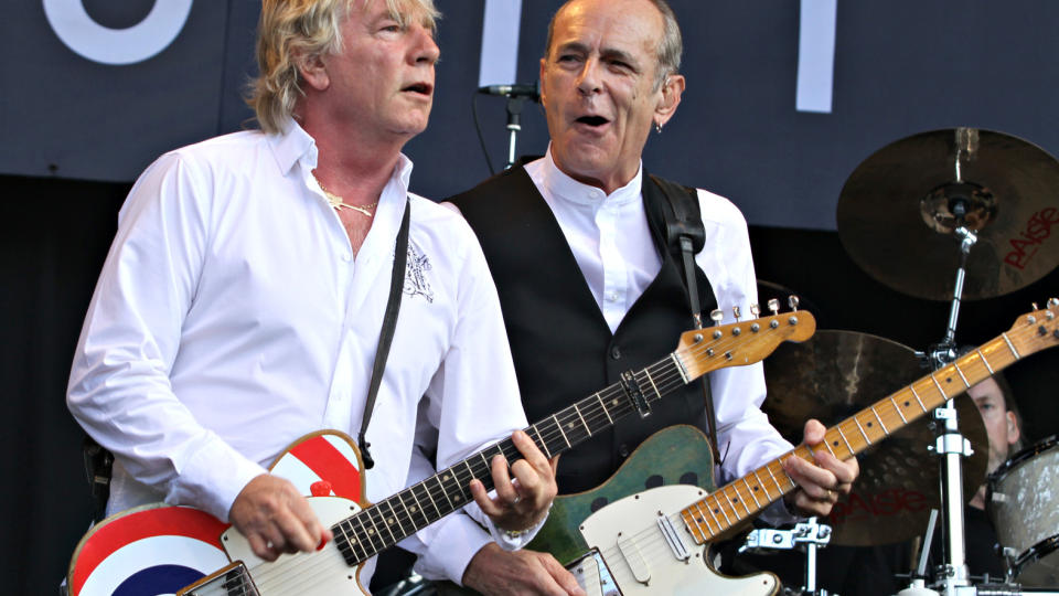 BOOGIE TILL YOU DROP: Rick Parfitt (t.v.) og Francis Rossi i britiske Status Quo p� Brygga under Notodden Blues Festival. FOTO: BJ�RN-OWE HOLMBERG/Dagbladet
