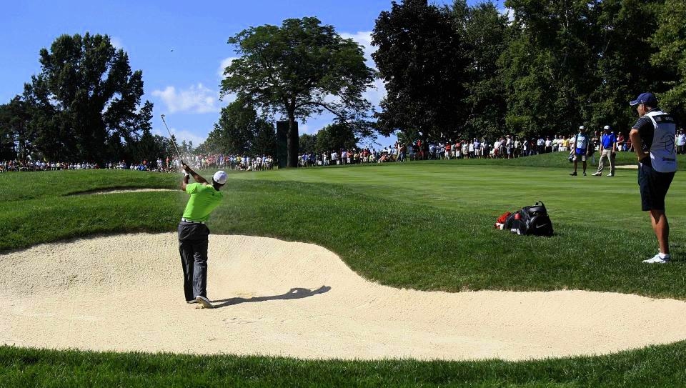 ALT G�R GALT: Tiger Woods ligger tredje sist i turneringen i Akron i Ohio.   Foto: Tony Dejak, AP/Scanpix