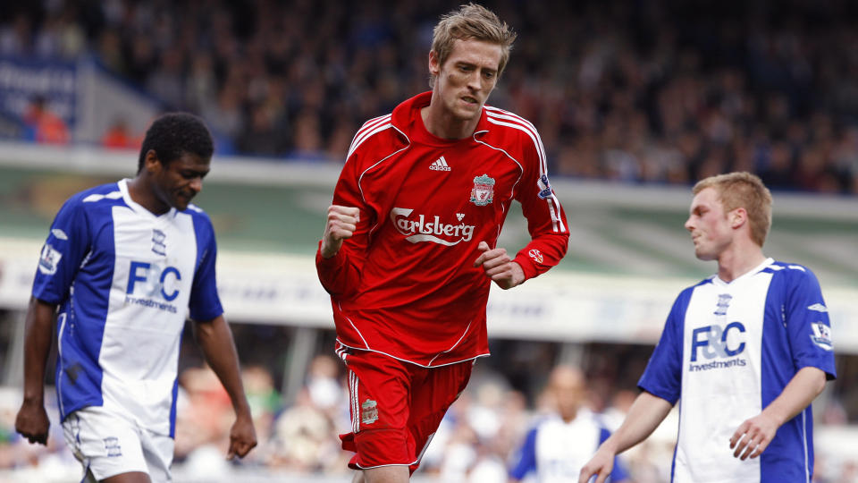 TILBAKE I R�DT? Det er to �r siden Peter Crouch forlot Liverpool. I dag skriver engelske aviser at Roy Hodgson vurderer � hente tometersspissen tilbake. Foto: Simon Dawson, AP/Scanpix