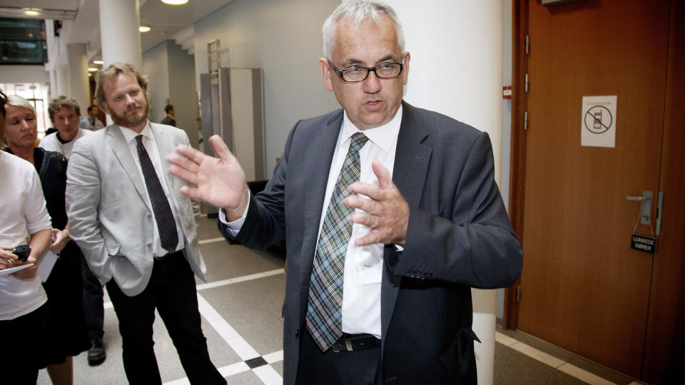 - LITE NYTT: Advokatene Ren� Ibsen og Kjell T. Dahl som forsvarer terrorsiktede David Jakobsen (31) mener det er lite som omfatter deres klient i det nye materialet de har mottatt av PST. De mener Jakobsen ikke har noe i varetektsfengsel � gj�re. Foto: Eirik Helland Urke