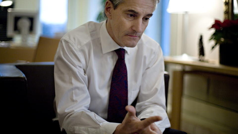 - PLASKET UTI: Professor Trond Nordby mener utenriksminister Jonas Gahr St�re har �plasket uti� ved � motta dyre teppegaver fra regimet i Afghanistan. FOTO: ADRIAN �HRN JOHANSEN / DAGBLADET