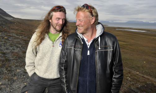 MARS-LEDERNE: Astrobiolog og vitenskapelig leder Andrew Steele (t.v.) og den norske ekspedisjonslederen Hans Amundsen sier sp�rsm�let om liv p� Mars er viktig � stille. Derfor er de n� p� Svalbard for � utvikle framtidas Mars-eksperimenter. Foto: Hans A Vedlog / Dagbladet.