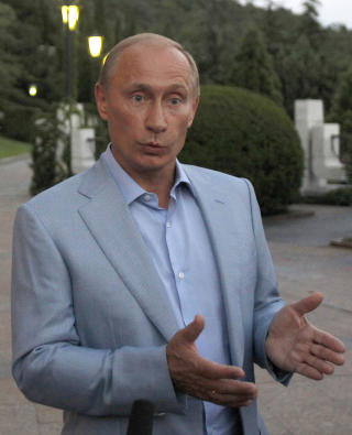 ADVARER: Statsminister Vladimir Putin. AFP/Scanpix