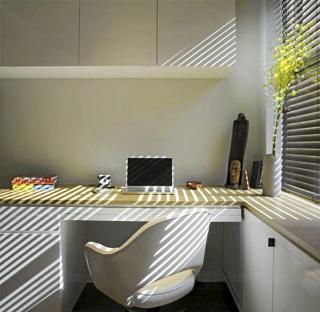 ARBEIDSPLASSEN: En innbygd innredning erstatter det gamle rotet.  FOTO: jpda architects/Frank Oudeman