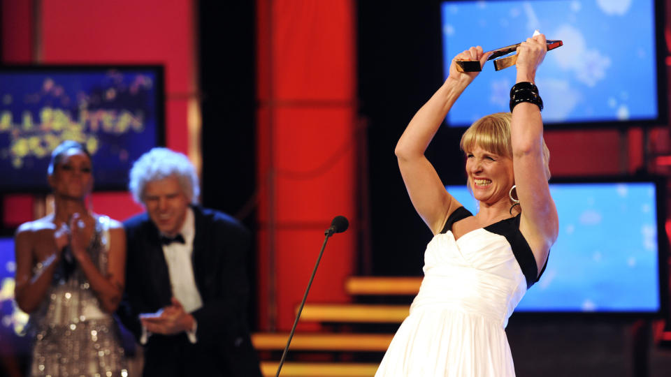 PRISVINNER: Kristin Skogheim ble k�ret til beste kvinnelige programleder for programmet �Skogheims� under utdelingen av Gullruten i fjor. Foto: Marit Hommedal / SCANPIX