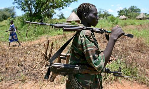 BRUTAL: Den afrikanske oppr�rsgruppen LRA  har bortf�rt mer enn 697 voksne og barn i Den sentralafrikanske republikk og Bas Uele-provinsen nord�st i DR Kongo de siste 18 m�nedene, if�lge Human Rights Watch. Foto: EPA/Stephen Morrison/Scanpix