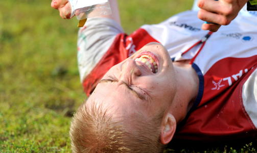 EMOSJONELL: - Foreldrene mine har v�rt helt utrolige og alltid stilt opp. De har kj�rt tusenvis av kilometer hit og dit og brukt all sin fritid p� meg og mine br�dre, sa en r�rt gullvinner. 
Foto: Ned Alley / Scanpix