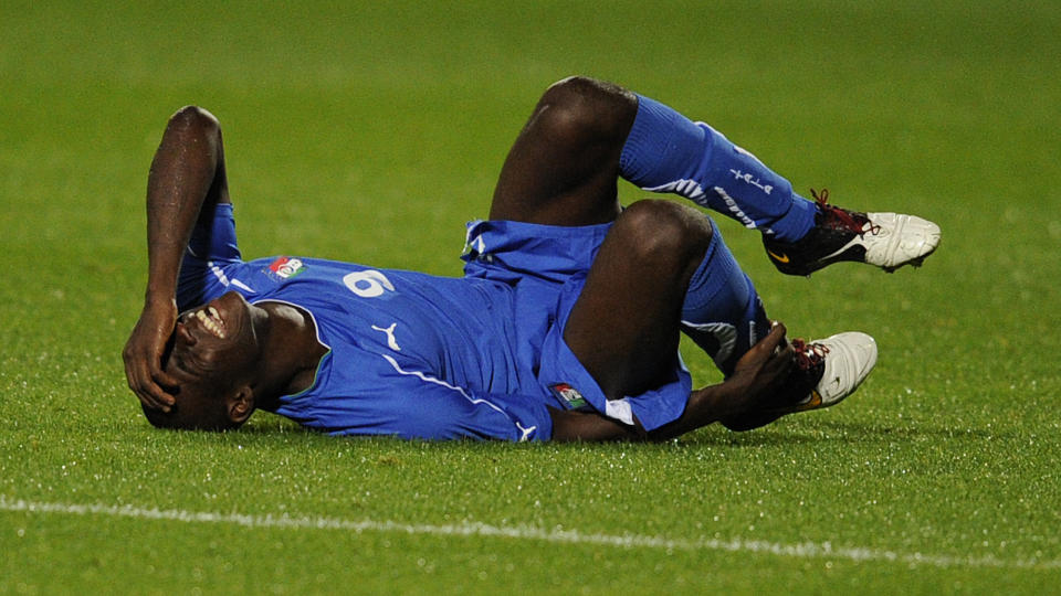 KLAR FOR CITY  Mario Balotelli debuterte mot Elfenbenskysten sist tirsdag. N� g�r italieneren fra Inter til Manchester City i det som er en av sommerens mest spennende overganger. Foto: Scanpix/AP