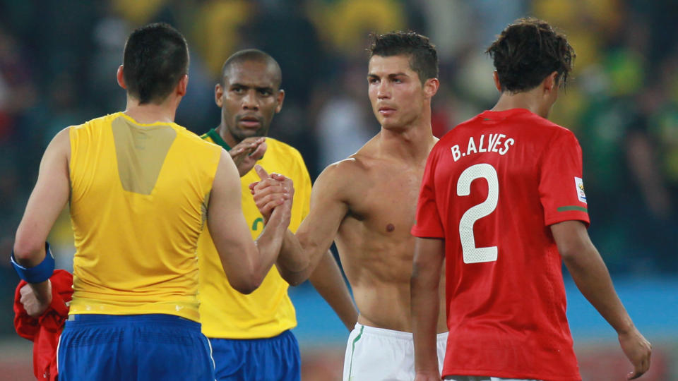 VIL HA AVGJ�RELSE: B�de Brasil og Portugal var forn�yd med 0-0 og uavgjort i gruppespillet i VM. FIFA-president Sepp Blatter lanserer n� et forslag som vil gj�re at alle kamper f�r en avgj�relse.Foto:   AFP PHOTO / KARIM JAAFAR