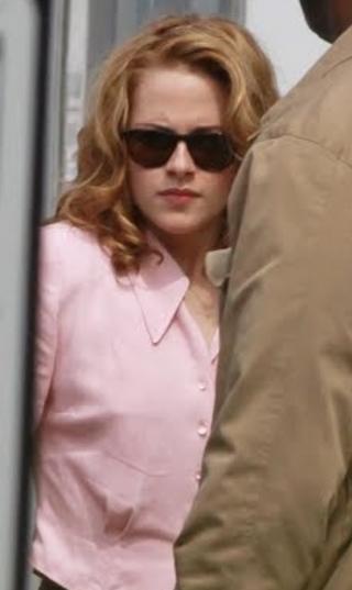 P� VEIEN: Kristen Stewart spiller Marylou i filmversjonen av On the Road. Foto: Robert Pattison Life