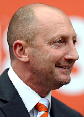 HOLLOWAY: Blackpools manager Ian Holloway b�r bli �rets trener om han holder den lille klubben oppe i Premier League, mener Harry Redknapp. Foto: AFP