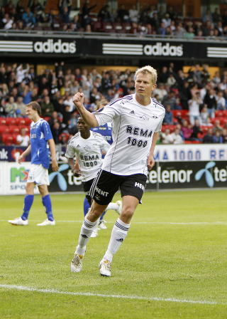 IVERS: Steffen Iversen satte inn det viktige reduseringsm�let til 2-1 for Rosenborg. Foto: Scanpix