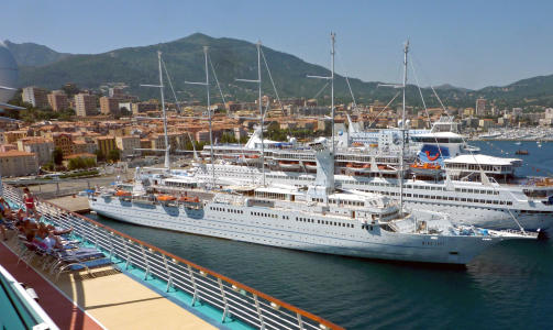 SPENNVIDDE: Som cruisepassasjer kan du velge i mange skipskategorier - fra de aller st�rste cruisemaskinene, til sm�, luksuri�se skip og endog seilskip!