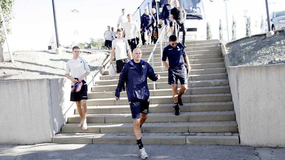 FCK-OFFENSIV: St�le Solbakken varsler at FCK ikke skal legge seg bakp� og vente p� Rosenborg i morgen kveld. Han tror det kan bli m�lrikt p� Lerkendal.