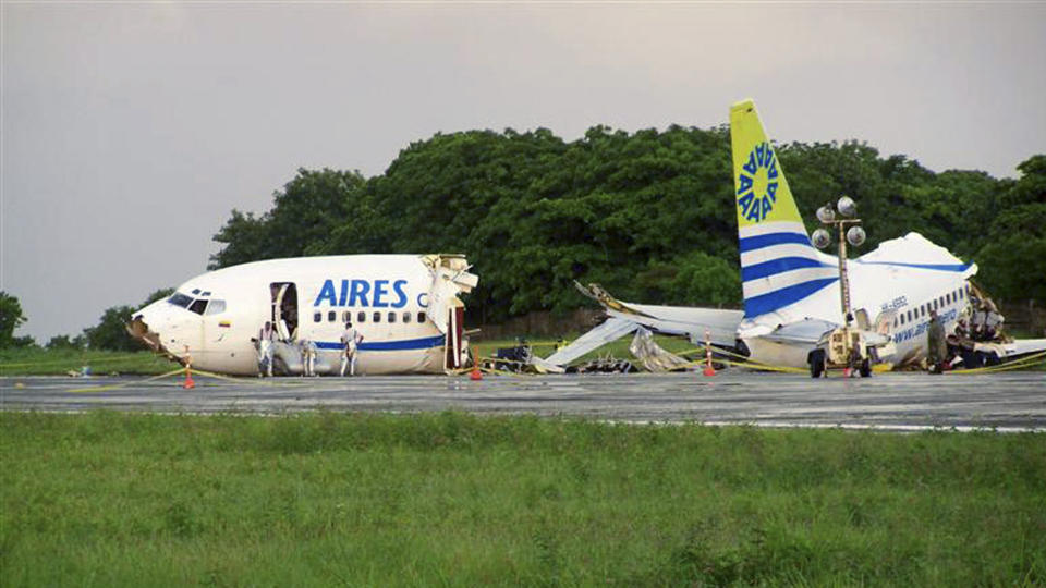 Brakk: Vraket av flyet som krasjet p� rullebanen p� ferie�ya San Andres 16. august. Foto: SCANPIX