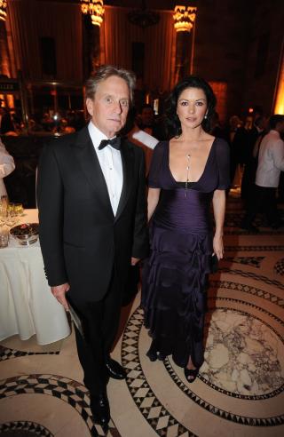 GIFT I TI �R: Michael Douglas og Catherine Zeta-Jones har to barn sammen. Foto: STELLA PICTURES