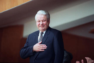 VAR LITT P� GLID: Avd�de Boris Jeltsin er den eneste russiske statslederen som har v�rt inne p� temaet. I 1994 sa han at motstanden mot tsarregimet i Nord-Kaukasus var legitim, men han anerkjente ikke ansvar for folkemord. Foto: AP/ Alexander Zemlianchenko