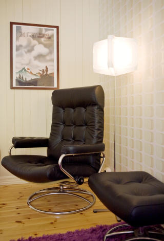 Sunnm�rstolen: Slik s� den aller f�rste Stresslessen ut da den kom i 1971. F�lg det sunnm�rske m�beleventyret fra de f�rste kurvstolene og hit.