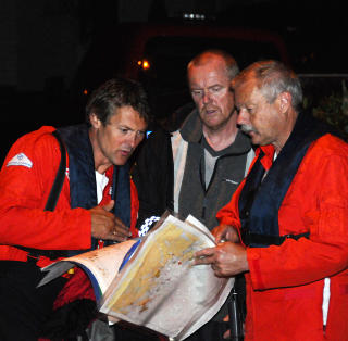 STORSTILT LETEAKSJON: Flere helikoptre og redningssk�yter, samt et stort antall frivillige, deltar i leteaksjonen. Foto: MARTIN N�SS KRISTIANSEN/LINDESNES AVIS