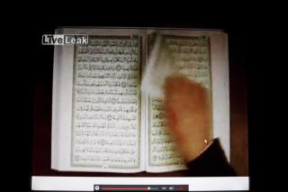 LAGET ANTI-ISLAMFILM: I 2008 kom Wilders med filmen 'Fitna' p� nettet. Foto: EPA