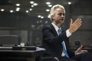 ER ENESTE PARTIMEDLEM: Geert Wilders er eneste medlem i Frihetspartiet, som er bygget opp som en bevegelse, ikke et politisk parti. Forslag om � demokratisere partiet og lage en ungdomsbevegelse har han avvist. Foto: AP /Cynthia Boll