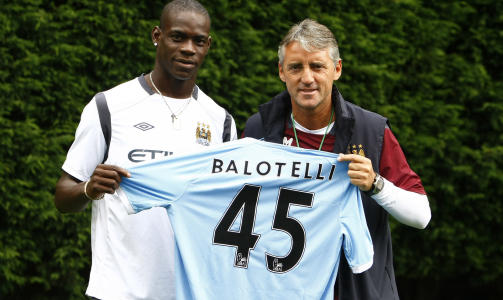 MISTER VIKTIGE KAMPER: Roberto Mancini m� klare seg uten Mario Balotelli mot Arsenal, Chelsea og Juventus. Foto: TIM HALES/AP