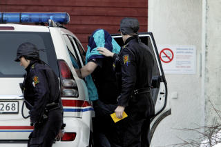 HUSKER IKKE: 25-�ringen som er tiltalt for drapet sier han ikke vet om han drepte Sandtr�en fordi han ikke husker. Samtidig tror han det er sannsynlig at han sto bak drapet. Foto: Ron Holan