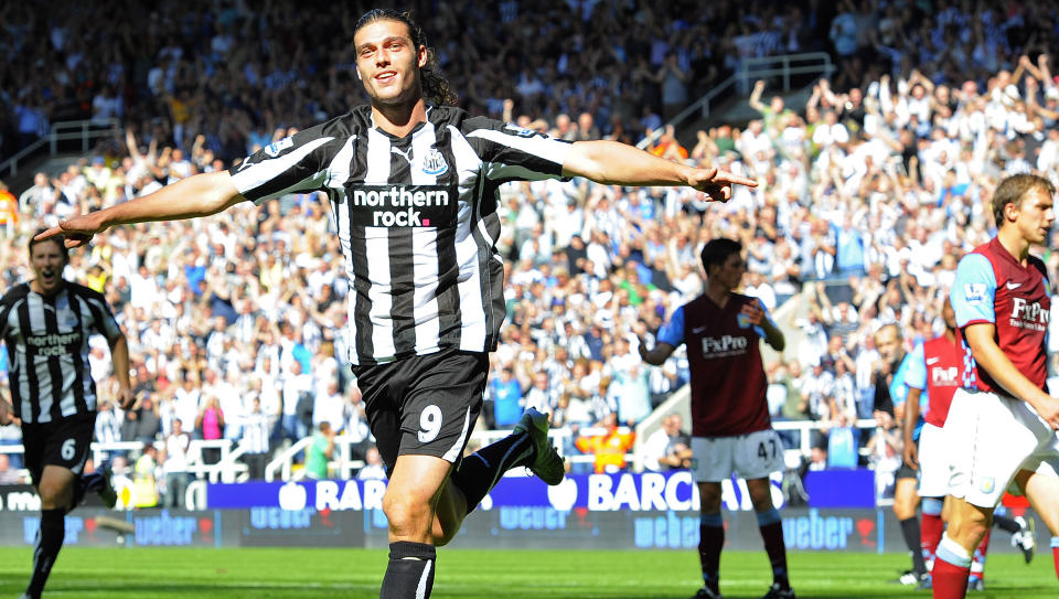 HAT-TRICK HERO: Andy Carroll scoret tre av m�lene i g�rsdagens 6-0-seier mot Aston Villa. Foto: NIGEL RODDIS/REUTERS