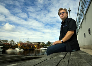 P� BRYGGEKANTEN: Regiss�r Bent Hamer har vist fram klipp fra den nye filmen sin, �Hjem til jul�, under filmfestivalen i Haugesund. Foto: Henning Lilleg�rd/Dagbladet