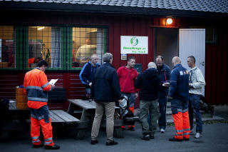 SKAL SJEKKE L�NNINGER: Arbeidstilsynet forteller at de kommer til � sjekke arbeidskontrakter, l�nnsslipper, timelister, arbeidstid og overtidsgodtgj�relse, for � kontrollere om det er samsvar mellom det som er oppgitt til UDI n�r det gjelder oppholdstillatelse med rett til � arbeide og det som fremkommer av opplysninger i arbeidsavtalen og p� l�nnsslipp. Foto: BJ�RN LANGSEM/DAGBLADET