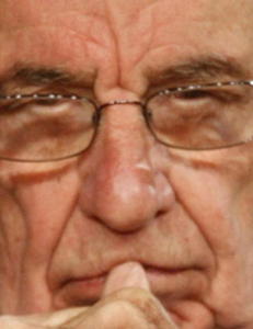 Murdoch til London for � h�ndtere aviskrise