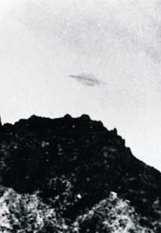 FIKK TATT FLERE BILDER: Men if�lge opplysninger som er kommet fram p� brasilsk TV var bildene av selve UFOen tatt med fotofrafens eget kj�leskap som bakgrunn. Foto: Almiro Baruna