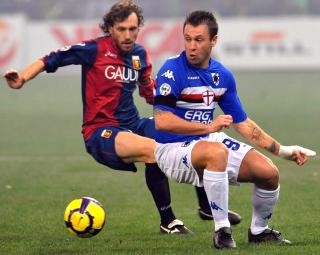 ROSINEN: Heggelunds favoritt: Genoa-derbyet mellom Marco Rossis Genoa og Antonio Cassanos Sampdoria.Foto: SCANPIX/EPA/LUCA ZENNARO