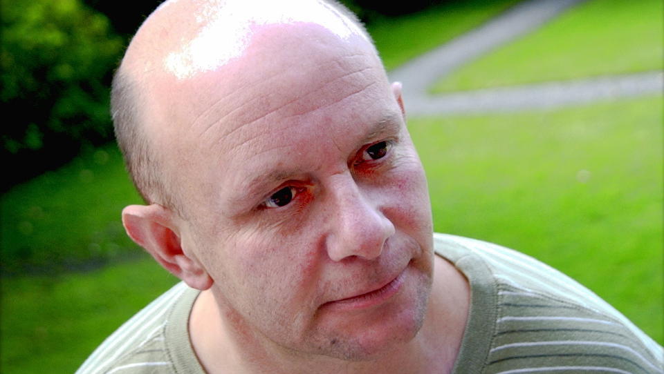 KJ�RLIGHETSFORTELLING: Nick Hornby har skrevet en morosm og s�dmefylt kj�rlighetsfortelling, mener anmelderen.
Foto MARTINSEN/TOM Dagbladet