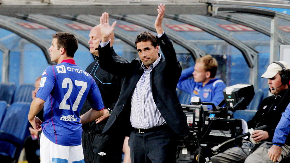 P� TRIBUNEN MOT MOLDE: Martin Andresen f�r ikke ledet laget mot Molde til helga. Foto: Stian Lysberg Solum / SCANPIX