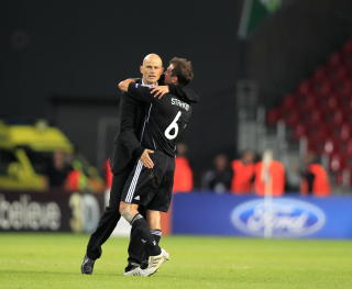 TAKKET STRAND FOR KAMPEN: St�le Solbakken og Roar Strand. Foto: Gorm Kallestad / Scanpix