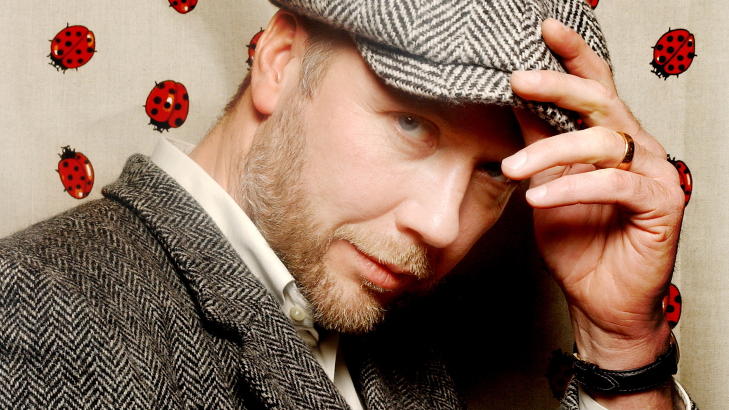 VIL HA DENNIS SIN ROLLE:  If�lge �sa Linderborg har Mikael Persbrandt sagt at han �nsker � spille hennes far i filmatiseringen av �Meg eier ingen�. 
Foto Agnete Brun