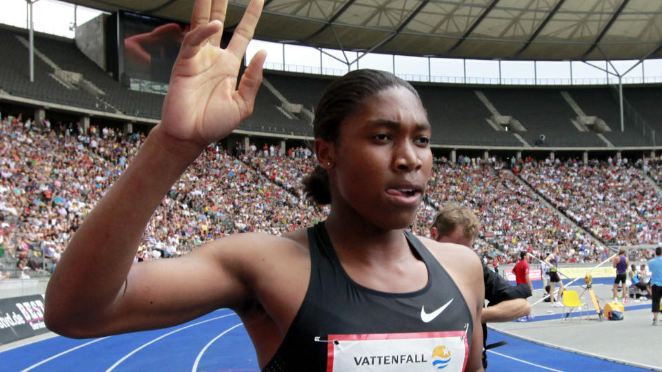 L�P UNDER TO MINUTTER: Caster Semenya gledet seg over sterk tid i Berlin - p� aranaen hun tok sitt VM-gull i fjor. Foto: REUTERS/Fabrizio Bensch