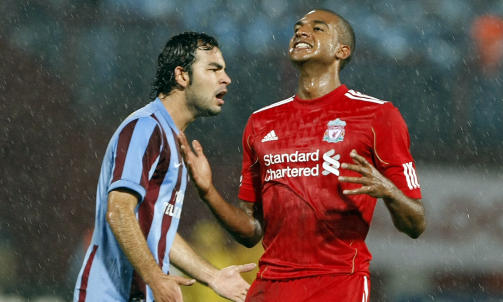 F� SJANSER: Liverpool hadde ikke mye � vise til bortsett fra de to scoringene, men David Ngog hadde et par gode sjanser. Foto: OSMAN ORSAL/REUTERS