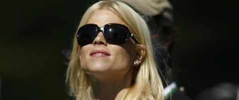 - Sm�s�sknene hennes lurer p� hva som skjer